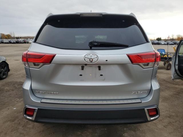 Photo 6 from auction – 2018 TOYOTA HIGHLANDER with VIN 5TDJZRFH5JS558338