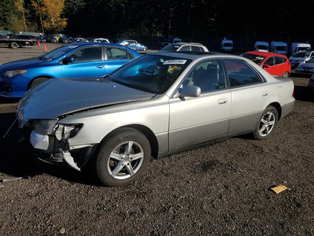 LEXUS ES 300 1998 with VIN JT8BF28G7W0135973 - Photo from auction