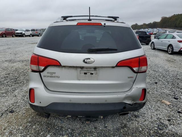 Photo 6 from auction – 2015 KIA SORENTO LX with VIN 5XYKT4A77FG555419
