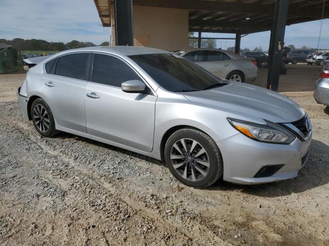 Photo 4 from auction – 2017 NISSAN ALTIMA 2.5 with VIN 1N4AL3AP3HC169101