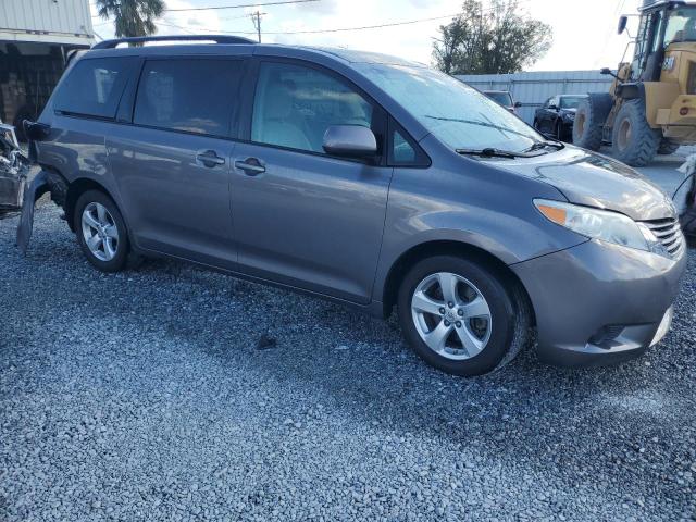 Photo 4 from auction – 2015 TOYOTA SIENNA LE with VIN 5TDKK3DC3FS609128