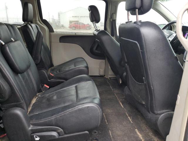 Photo 11 from auction – 2015 CHRYSLER TOWN & COU with VIN 2C4RC1CG2FR662030