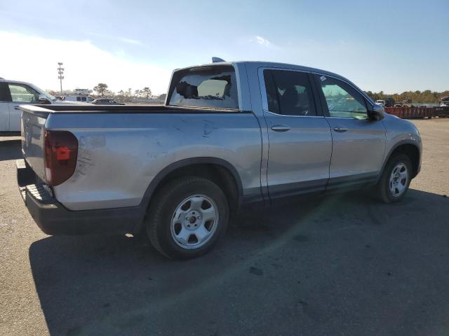 Photo 3 from auction – 2018 HONDA RIDGELINE with VIN 5FPYK3F69JB004102