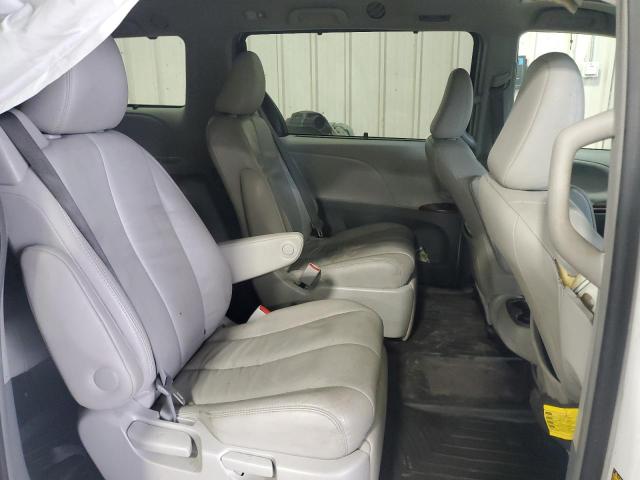 Photo 11 from auction – 2013 TOYOTA SIENNA XLE with VIN 5TDDK3DC1DS064262