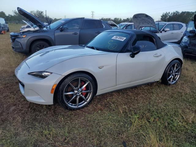 MAZDA MX-5 MIATA 2019 with VIN JM1NDAC76K0305319 - Photo from auction