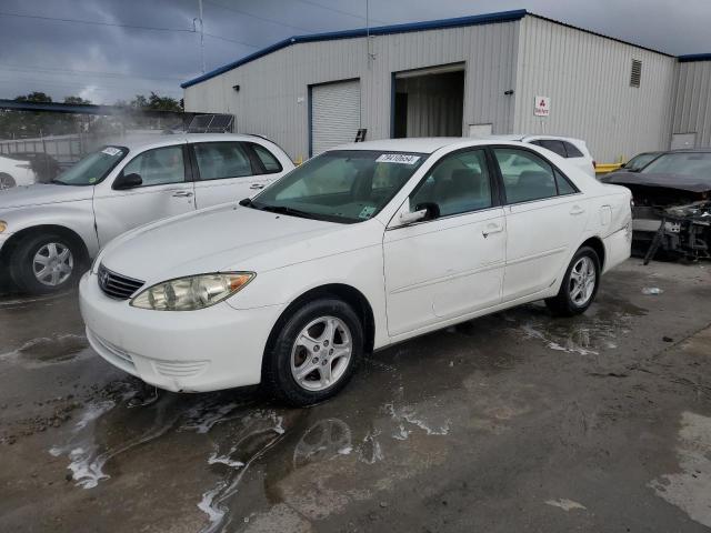 TOYOTA CAMRY LE 2005 with VIN 4T1BE32K15U541077 - Photo from auction