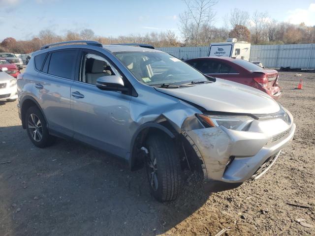 Photo 4 from auction – 2017 TOYOTA RAV4 XLE with VIN 2T3RFREV8HW669011