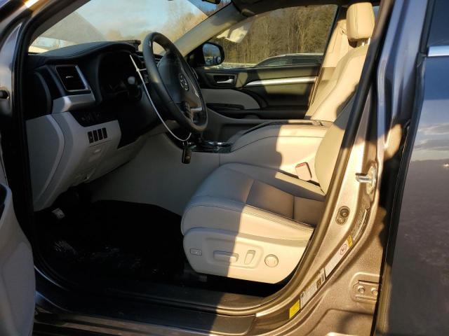 Photo 7 from auction – 2019 TOYOTA HIGHLANDER with VIN 5TDKZRFH4KS574200