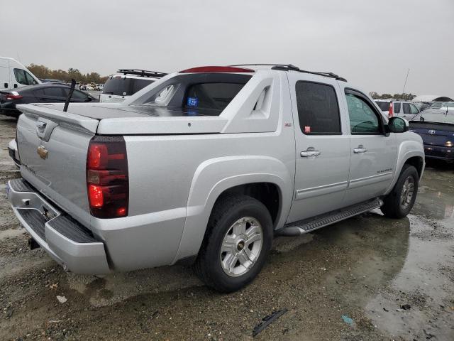 Photo 3 from auction – 2012 CHEVROLET AVALANCHE with VIN 3GNTKFE75CG148443