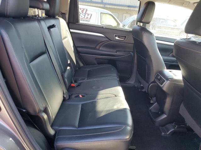 Photo 11 from auction – 2016 TOYOTA HIGHLANDER with VIN 5TDJKRFH1GS330138