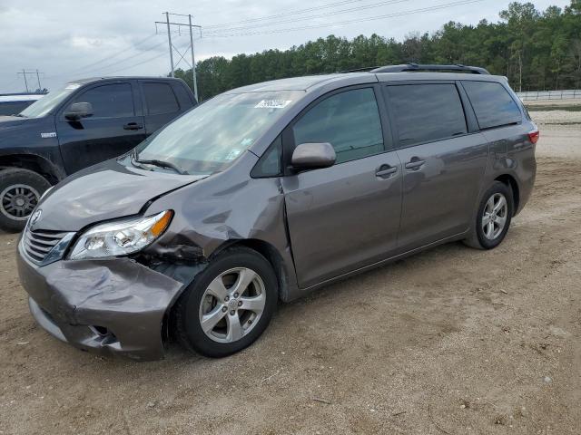 Photo 1 from auction – 2015 TOYOTA SIENNA LE with VIN 5TDKK3DC0FS545100