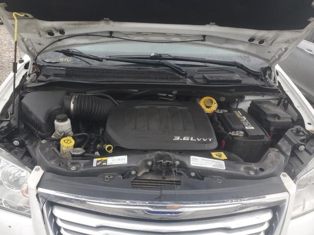 Photo 12 from auction – 2016 CHRYSLER TOWN & COU with VIN 2C4RC1BG2GR111888