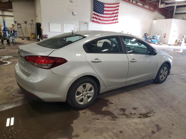 Photo 3 from auction – 2017 KIA FORTE LX with VIN 3KPFK4A73HE033195
