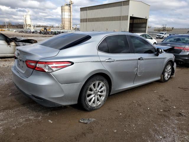 Photo 3 from auction – 2018 TOYOTA CAMRY with VIN 4T1B11HK9JU009111