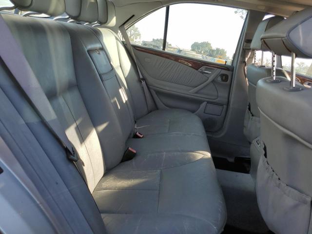 Photo 10 from auction – 2001 MERCEDES-BENZ E 320 with VIN WDBJF65J11B337160