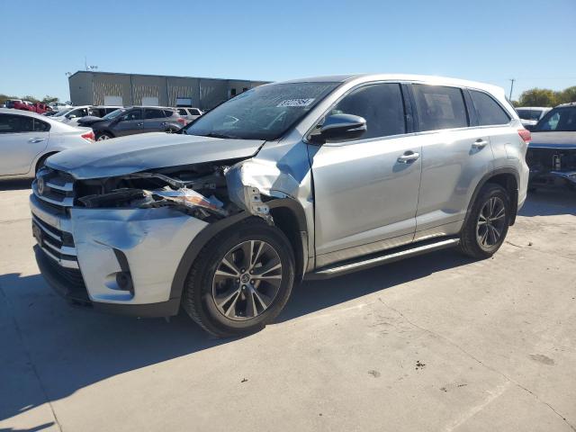 TOYOTA HIGHLANDER 2018 with VIN 5TDZZRFHXJS255297 - Photo from auction