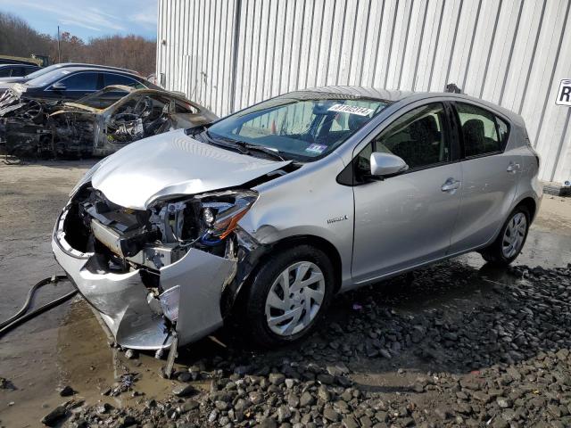 TOYOTA PRIUS C 2015 with VIN JTDKDTB39F1586710 - Photo from auction
