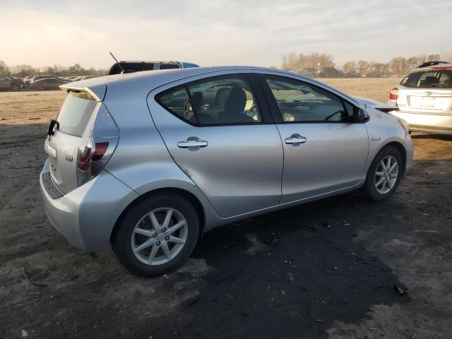 Photo 3 from auction – 2013 TOYOTA PRIUS C with VIN JTDKDTB36D1537624