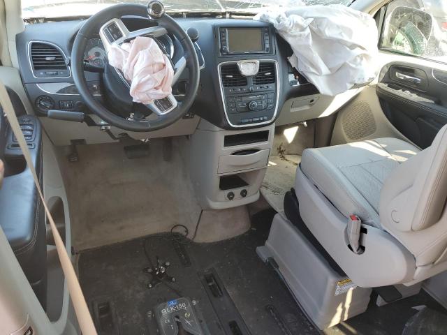 Photo 8 from auction – 2015 CHRYSLER TOWN & COU with VIN 2C4RC1CG3FR645690