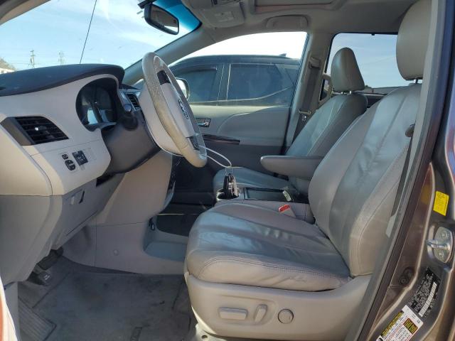 Photo 7 from auction – 2011 TOYOTA SIENNA XLE with VIN 5TDYK3DC5BS071701