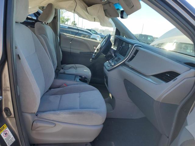 Photo 7 from auction – 2016 TOYOTA SIENNA LE with VIN 5TDKK3DC8GS703832