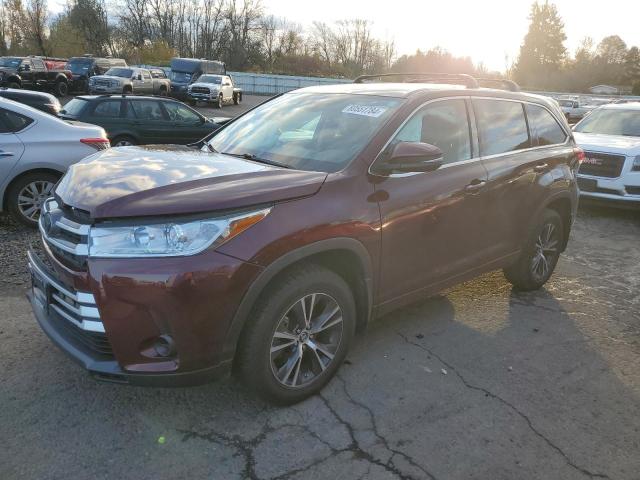 TOYOTA HIGHLANDER 2018 with VIN 5TDBZRFH2JS892038 - Photo from auction