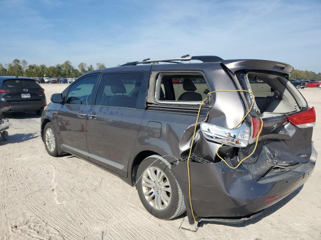 Photo 2 from auction – 2013 TOYOTA SIENNA XLE with VIN 5TDYK3DC0DS324345