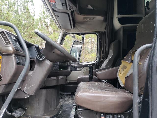 Photo 5 from auction – 2013 VOLVO VN VNL with VIN 4V4NC9EG6DN145550