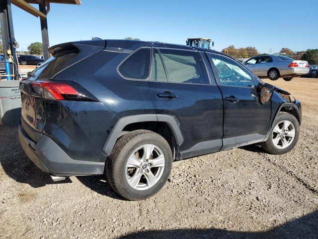 Photo 3 from auction – 2021 TOYOTA RAV4 XLE with VIN 2T3W1RFV6MC135016