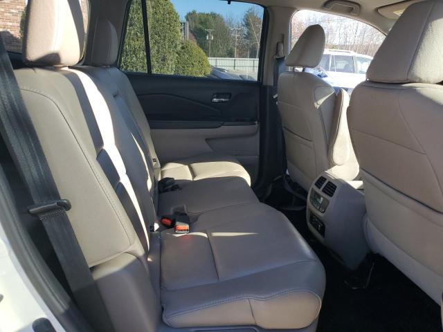 Photo 11 from auction – 2017 HONDA PILOT TOUR with VIN 5FNYF6H90HB088536