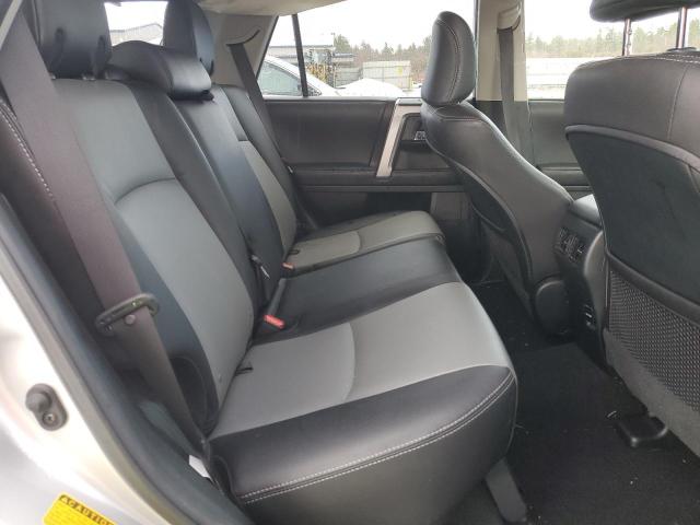Photo 11 from auction – 2018 TOYOTA 4RUNNER SR with VIN JTEBU5JR4J5513792