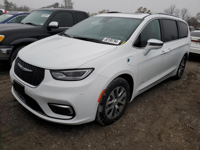 CHRYSLER PACIFICA H 2024 with VIN 2C4RC1N7XRR185381 - Photo from auction