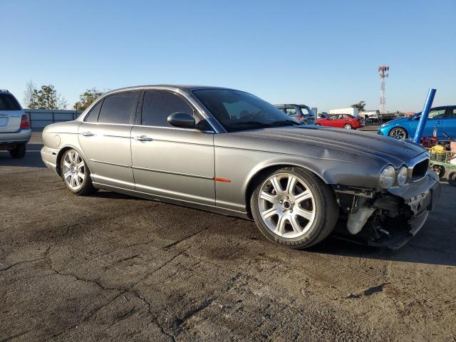Photo 4 from auction – 2004 JAGUAR XJ8 with VIN SAJWA71C74SG20299