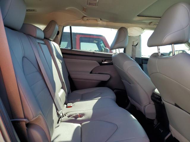 Zdjęcie 11 z aukcji – 2024 TOYOTA HIGHLANDER z VIN 5TDKDRAH8RS545430