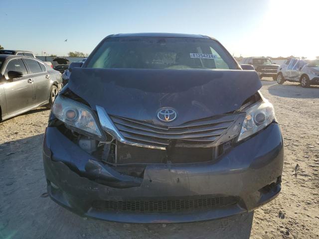 Photo 5 from auction – 2017 TOYOTA SIENNA XLE with VIN 5TDYZ3DC2HS858416