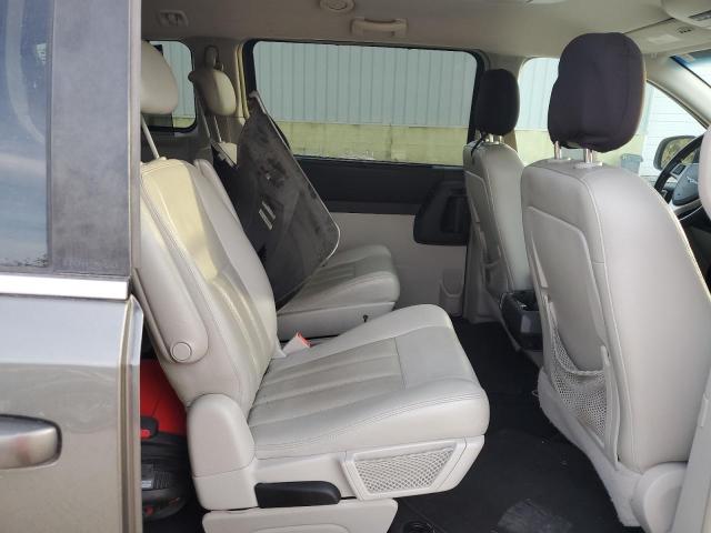Photo 11 from auction – 2010 CHRYSLER TOWN & COU with VIN 2A4RR8D13AR321367