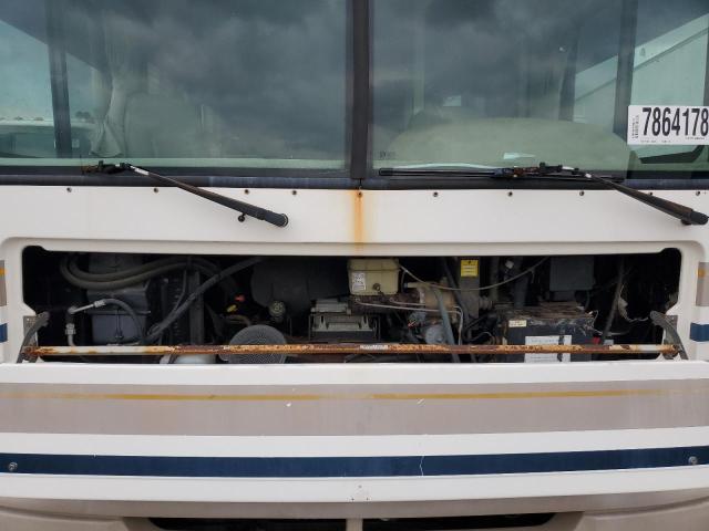 Photo 7 from auction – 2002 WORKHORSE CUSTOM CHASSIS MOTORHOME with VIN 5B4MP67G923337938