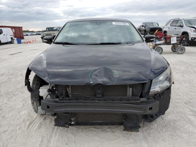 Photo 5 from auction – 2014 VOLKSWAGEN PASSAT S with VIN 1VWAT7A38EC118345