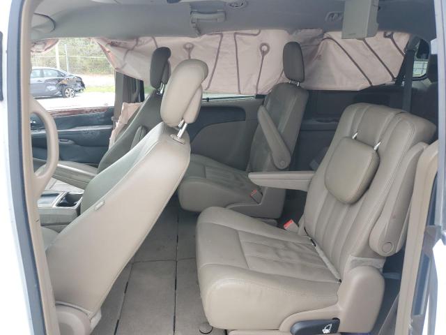 Photo 11 from auction – 2016 CHRYSLER TOWN & COU with VIN 2C4RC1BG5GR191543