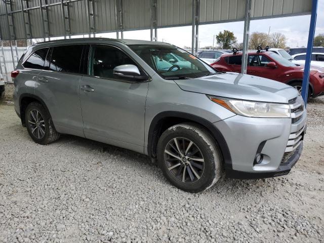 Photo 4 from auction – 2018 TOYOTA HIGHLANDER with VIN 5TDJZRFH9JS864166