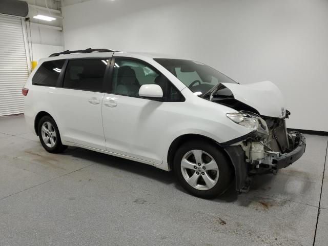Photo 4 from auction – 2015 TOYOTA SIENNA LE with VIN 5TDKK3DC0FS566724