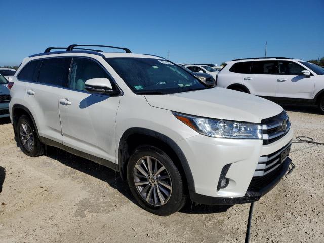 Photo 4 from auction – 2019 TOYOTA HIGHLANDER with VIN 5TDJZRFH8KS625886