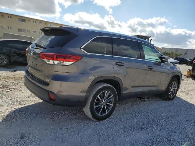 Photo 3 from auction – 2019 TOYOTA HIGHLANDER with VIN 5TDKZRFH1KS564899