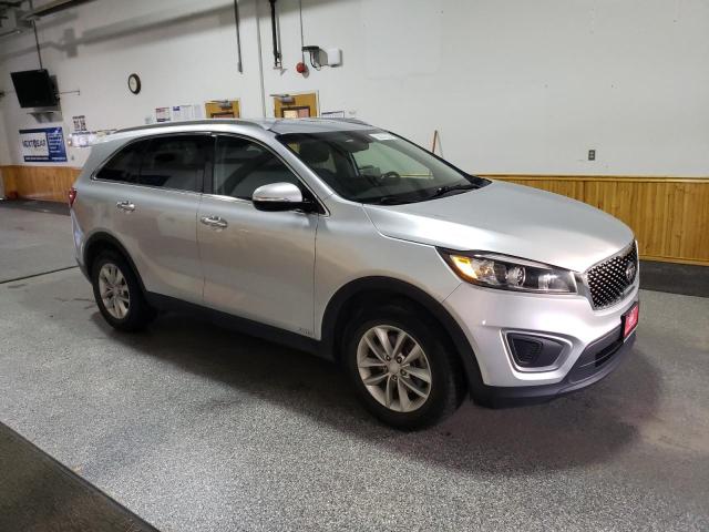 Photo 4 from auction – 2016 KIA SORENTO LX with VIN 5XYPGDA35GG023742