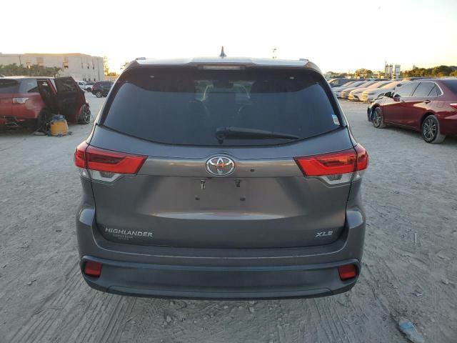 Photo 6 from auction – 2019 TOYOTA HIGHLANDER with VIN 5TDKZRFH3KS319070