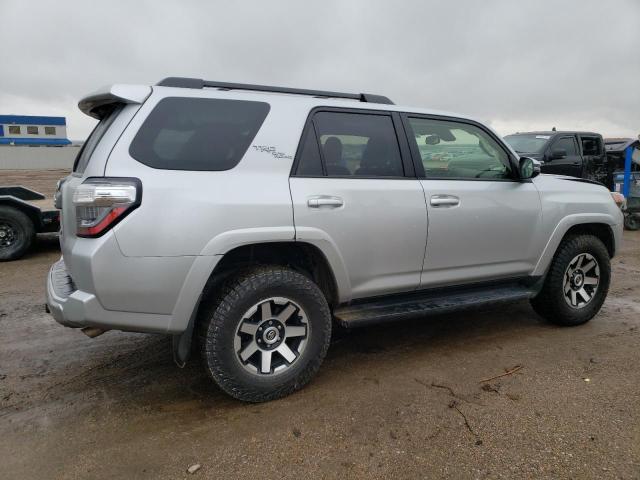 Photo 3 from auction – 2020 TOYOTA 4RUNNER SR with VIN JTEBU5JRXL5832987