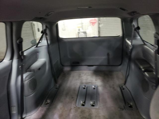 Photo 10 from auction – 2003 TOYOTA SIENNA LE with VIN 4T3ZF13C13U554293