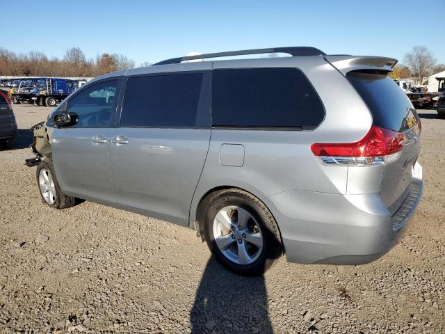 Photo 2 from auction – 2014 TOYOTA SIENNA LE with VIN 5TDKK3DC0ES437347