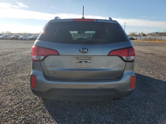 Photo 6 from auction – 2015 KIA SORENTO LX with VIN 5XYKT3A69FG565418