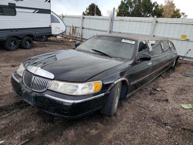 LINCOLN TOWN CAR E 2000 with VIN 1L1FM81W3YY771708 - Photo from auction